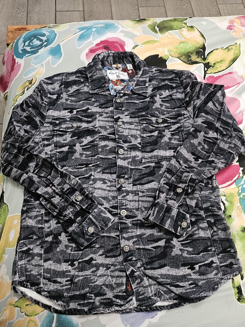 Robert Graham LACOMBE Camouflage Corduroy $228 Large Shirt Jacket Size M